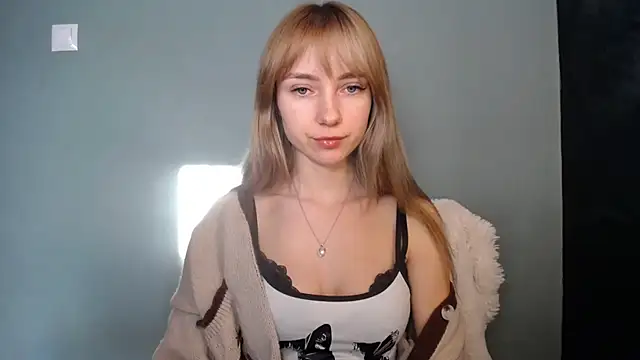 Snapshot of LuciaYoung chatting on 01.17.26 LuciaYoung online show from 01.17.26