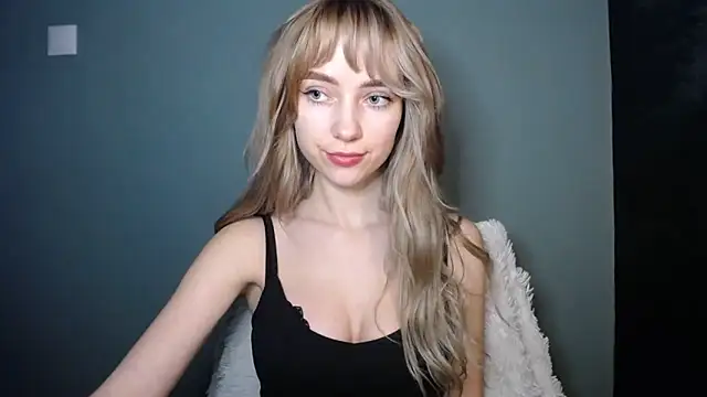 Snapshot of LuciaYoung chatting on 02.03.26 LuciaYoung online show from 02.03.26