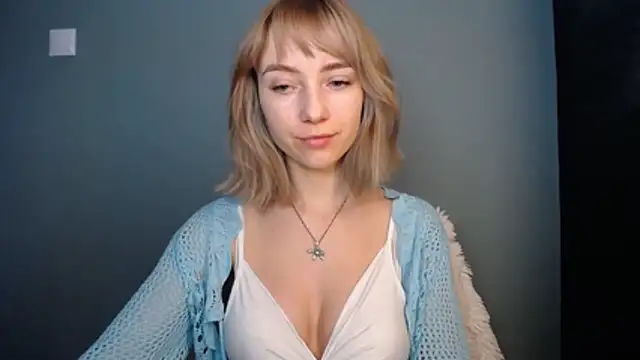 Snapshot of LuciaYoung chatting on 02.17.26 LuciaYoung online show from 02.17.26