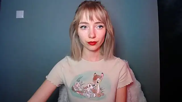 Snapshot of LuciaYoung chatting on 02.22.26 LuciaYoung online show from 02.22.26