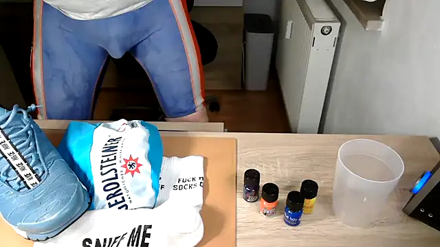 lycrasneakerxh online show from 04.13.26