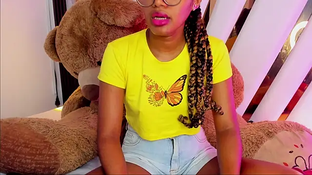 Snapshot of Ebony_beautifull chatting on 12.13.24 Ebony beautifull online show from 12.13.24