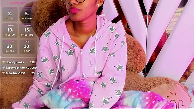 Snapshot of Ebony_beautifull chatting on 12.19.24 Ebony beautifull online show from 12.19.24