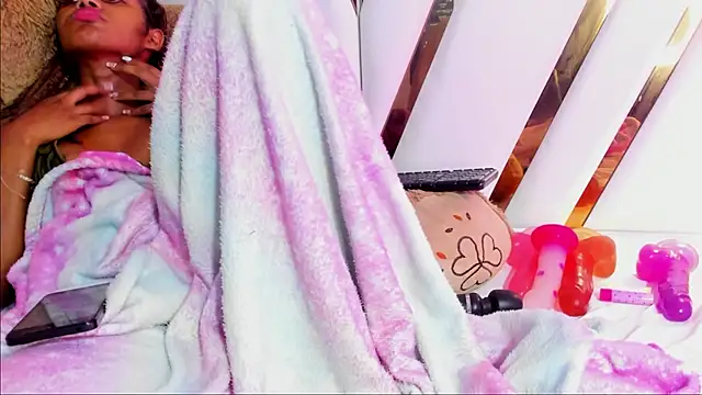 Snapshot of Ebony_beautifull chatting on 12.27.24 Ebony beautifull online show from 12.27.24