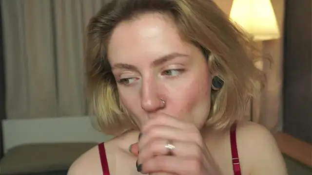 Snapshot of PixieMeow_ chatting on 12.20.24 PixieMeow online show from 12.20.24