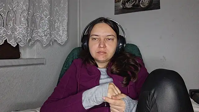 Cyndee Winter online show from 04.22.26