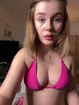 Snapshot of MaribelRiver chatting on 01.17.25 MaribelRiver online show from 01.17.25