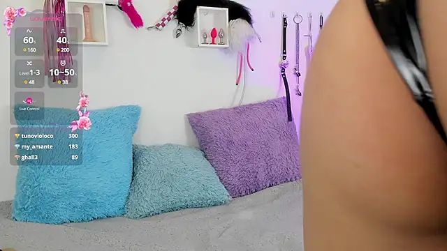 Snapshot of Jentokio chatting on 02.11.25 Jentokio online show from 02.11.25