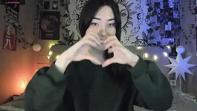 Snapshot of Anisawithlove chatting on 02.14.25 Anisawithlove online show from 02.14.25