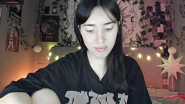 Snapshot of Anisawithlove chatting on 02.23.25 Anisawithlove online show from 02.23.25