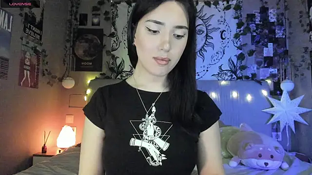 Snapshot of Anisawithlove chatting on 02.25.25 Anisawithlove online show from 02.25.25