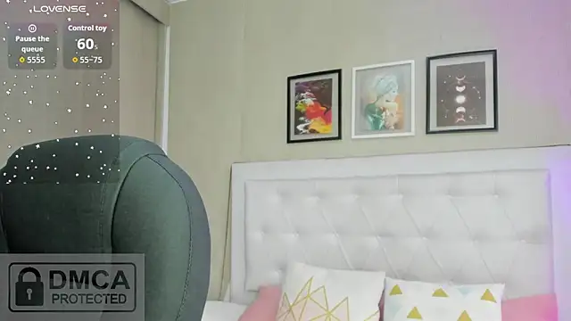 emma  smith1 online show from 04.08.26