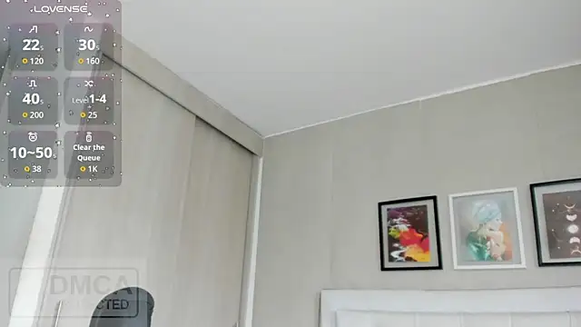 emma  smith1 online show from 04.16.26