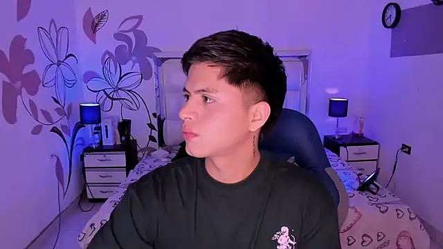 Niicky1  online show from 12.14.24