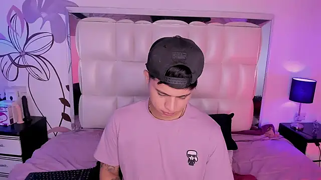 Niicky1  online show from 12.21.24