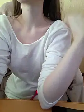 Snapshot of Elza_kom chatting on 06.20.26 Elza kom online show from 06.20.26