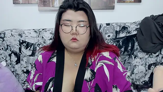 Snapshot of Nadine_asian chatting on 12.19.24 Nadine asian online show from 12.19.24