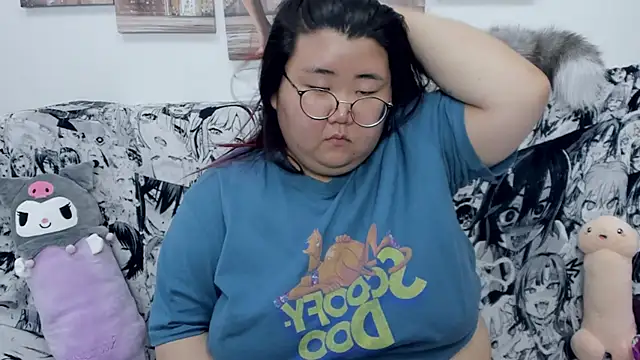 Snapshot of Nadine_asian chatting on 12.22.24 Nadine asian online show from 12.22.24