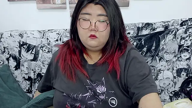 Snapshot of Nadine_asian chatting on 12.27.24 Nadine asian online show from 12.27.24