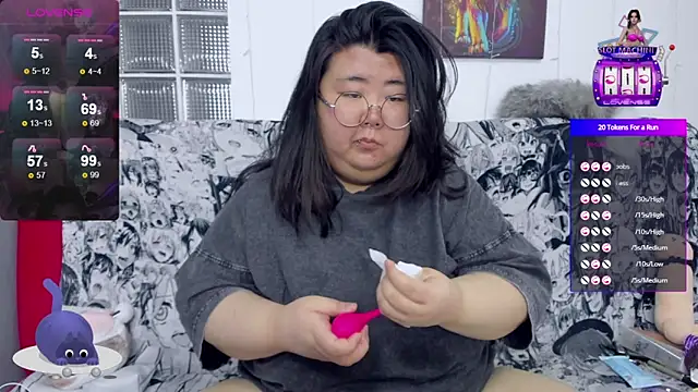 Snapshot of Nadine_asian chatting on 10.12.25 Nadine asian online show from 10.12.25