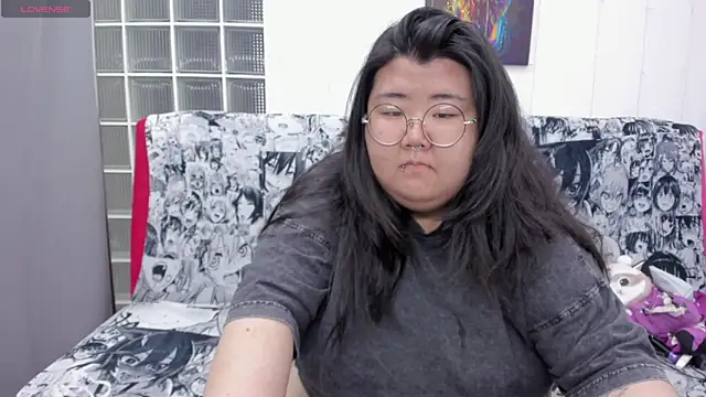 Snapshot of Nadine_asian chatting on 10.28.25 Nadine asian online show from 10.28.25