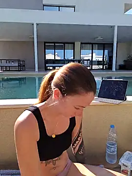 Snapshot of Laurahorney_xo chatting on 03.11.25 Laurahorney xo online show from 03.11.25