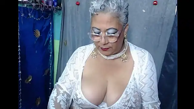 MarilinCarolina online show from 01.12.25