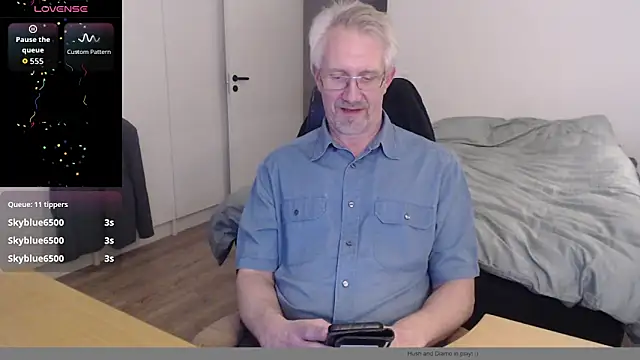 Snapshot of tom-swede chatting on 03.17.26 tom-swede online show from 03.17.26