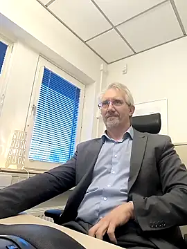 Snapshot of tom-swede chatting on 03.19.26 tom-swede online show from 03.19.26