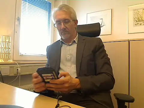 Snapshot of tom-swede chatting on 04.02.26 tom-swede online show from 04.02.26