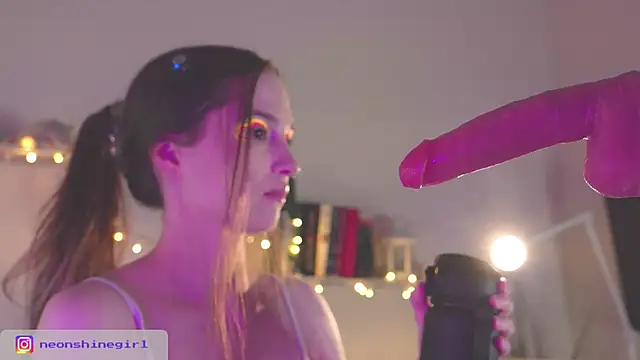 NeonShine online show from 02.25.26