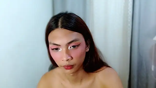 Snapshot of freshJULIA18 chatting on 11.18.25 freshJULIA18 online show from 11.18.25