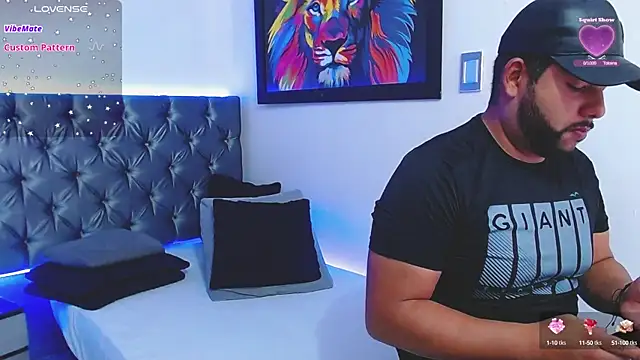 Snapshot of passionate_love22 chatting on 02.18.25 passionate love22 online show from 02.18.25