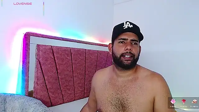 Snapshot of passionate_love22 chatting on 11.15.25 passionate love22 online show from 11.15.25