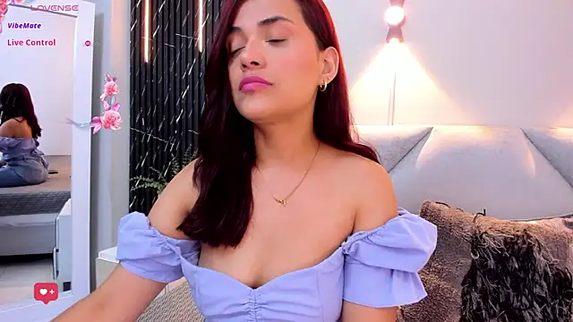 Snapshot of katrina_kaif_x chatting on 09.15.25 katrina kaif x online show from 09.15.25