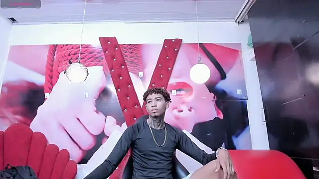 sexy blacks  online show from 03.11.25