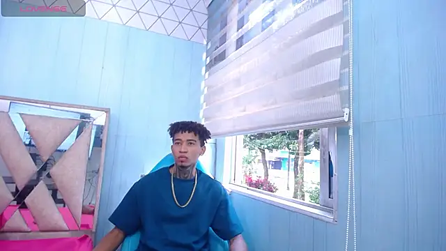 sexy blacks  online show from 09.13.25