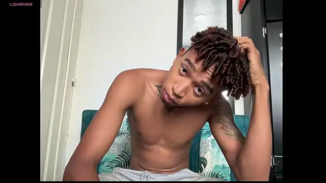 sexy blacks  online show from 10.22.25