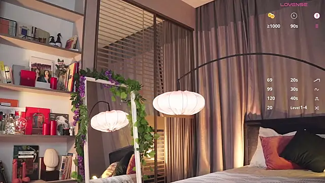 Snapshot of askaudrey_ chatting on 02.08.25 askaudrey online show from 02.08.25