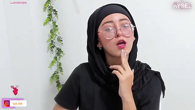 Snapshot of aysel_elid chatting on 12.09.24 aysel elid online show from 12.09.24