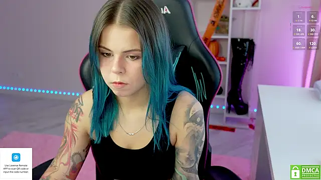 Latex Kitty online show from 10.14.25