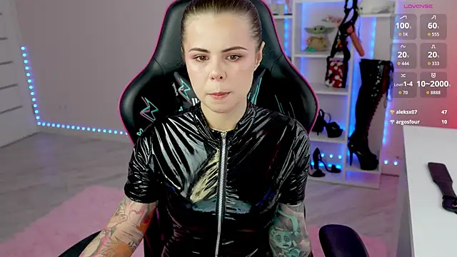 Latex Kitty online show from 04.16.26