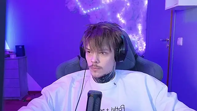 DENIS HERE online show from 01.22.25