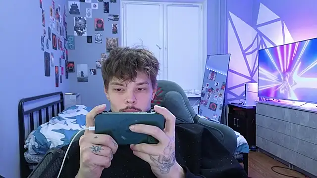 DENIS HERE online show from 02.04.25