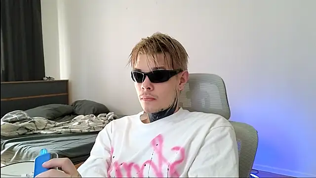 DENIS HERE online show from 05.18.26
