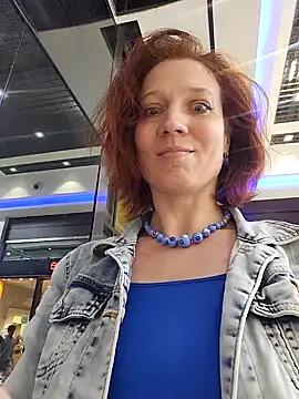 Snapshot of Exhibitionsplit chatting on 02.27.25 Exhibitionsplit online show from 02.27.25