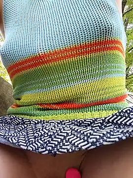 Snapshot of Exhibitionsplit chatting on 10.13.25 Exhibitionsplit online show from 10.13.25