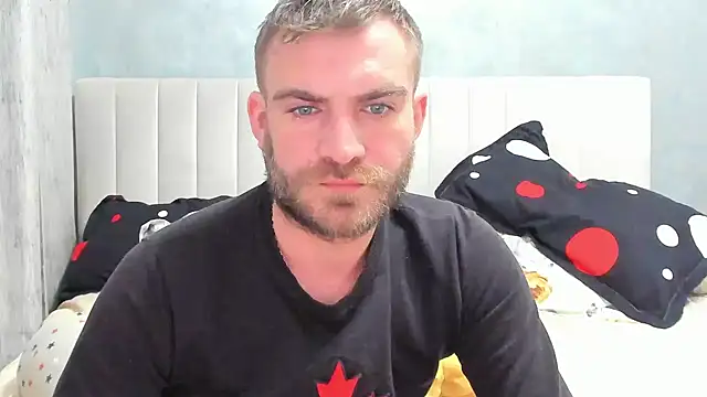 Snapshot of 10in_deluxe chatting on 01.22.25 10in deluxe online show from 01.22.25