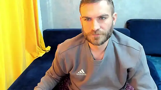 Snapshot of 10in_deluxe chatting on 02.25.25 10in deluxe online show from 02.25.25