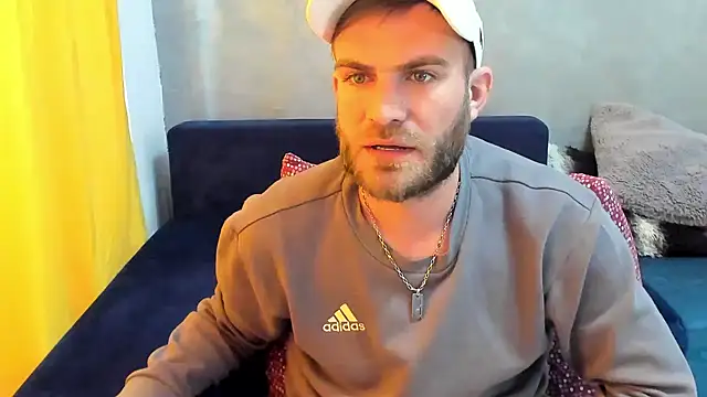 Snapshot of 10in_deluxe chatting on 02.26.25 10in deluxe online show from 02.26.25